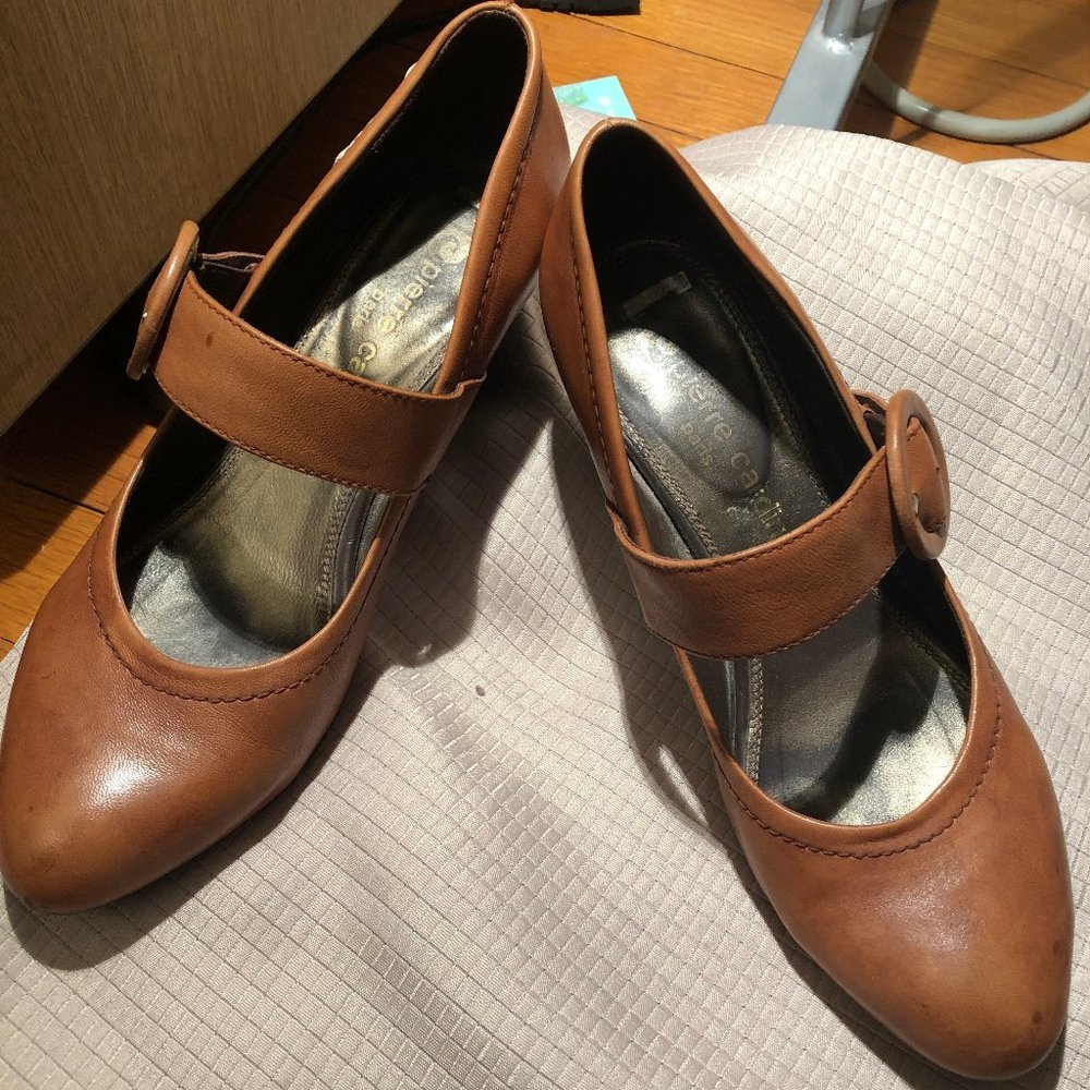 Pierre Cardin women vintage leather heel shoes